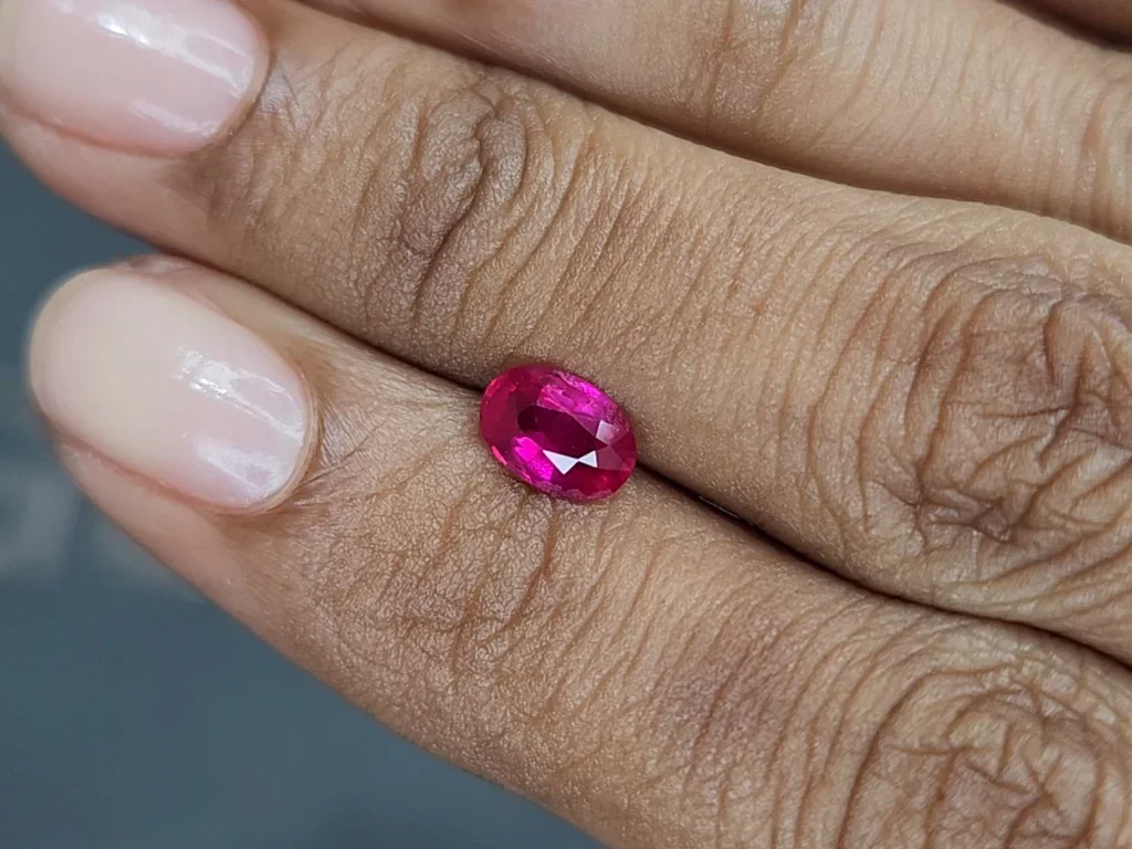 Unheated ruby rutile silk oval cut 1.01 carats, Mozambique Image №2