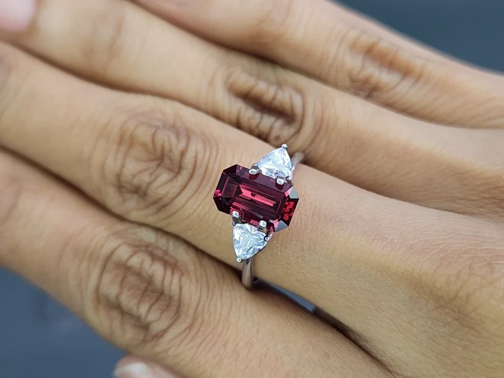 Rhodolite garnet octagon cut 2.32 carats, Madagascar Image №5