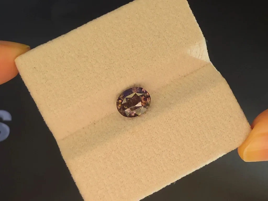 Alexandrite color changing oval cut  2.02 carats, Tanzania Image №7