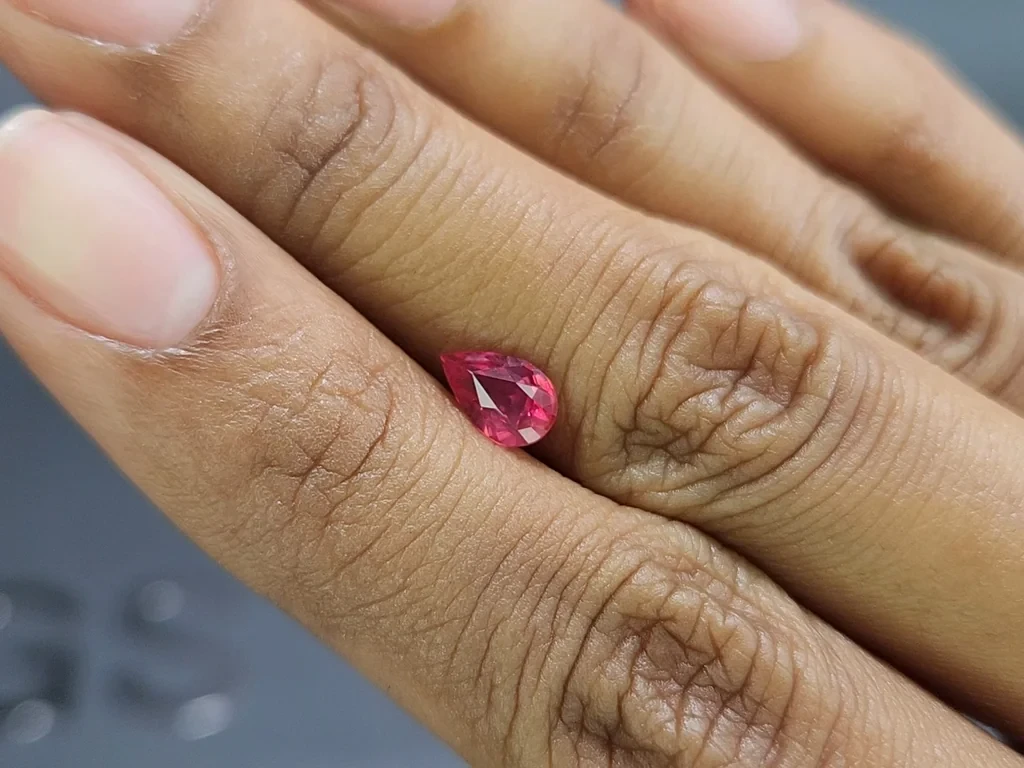 Rubis non chauffé taille en poire 1,04 carat, Mozambique Image №2