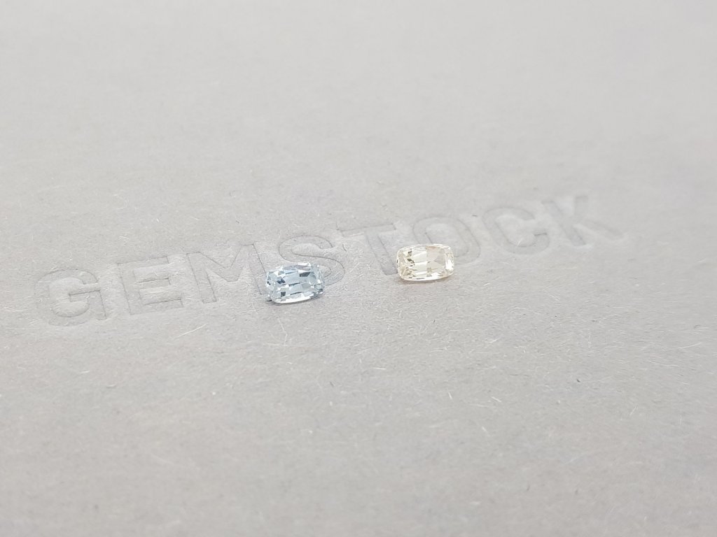 Contrasting pair of unheated cushion-cut sapphires 0.67 carats Image №2