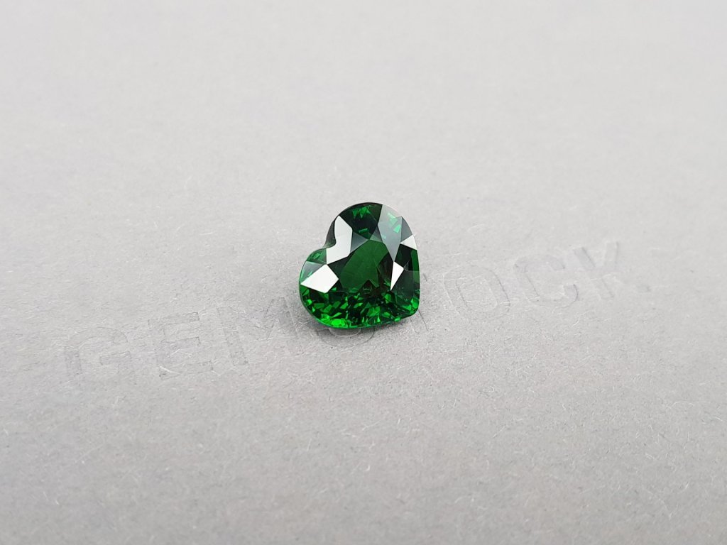 Heart shape tsavorite garnet 5.07 carats, Africa Image №2