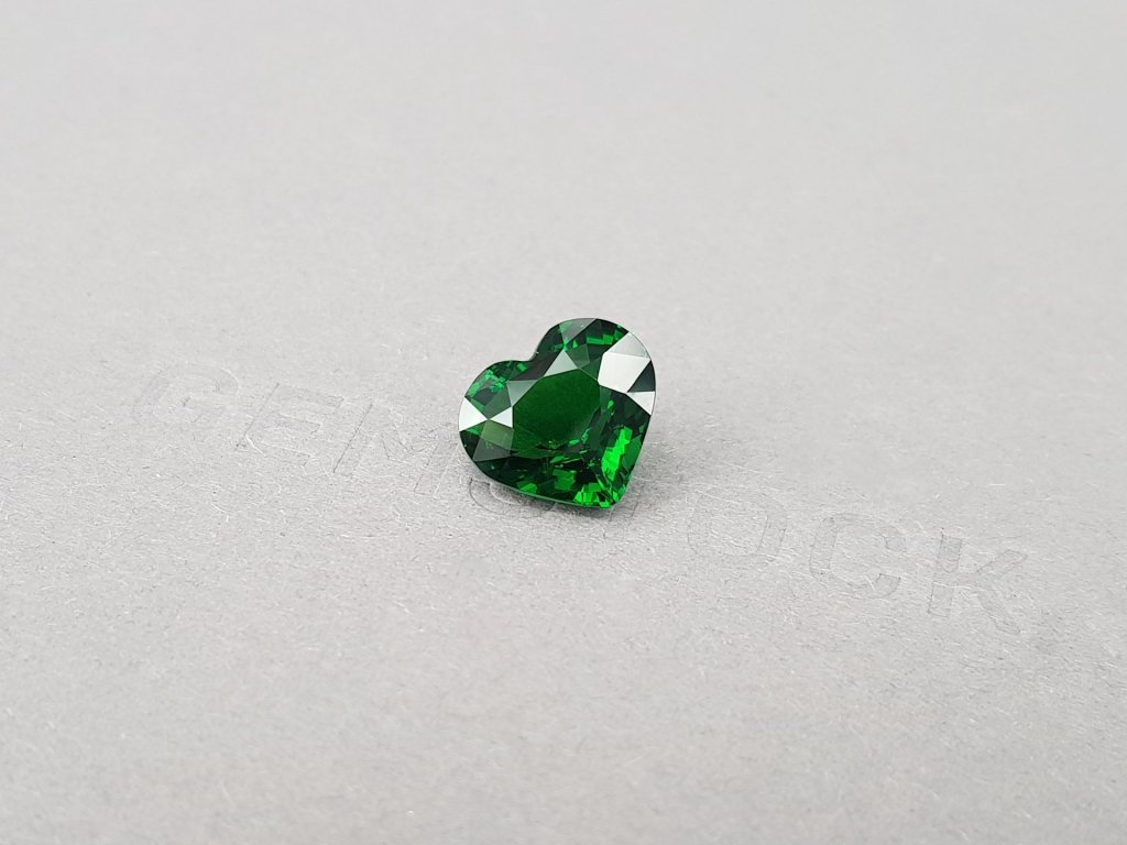 Heart shape tsavorite garnet 5.07 carats, Africa Image №3