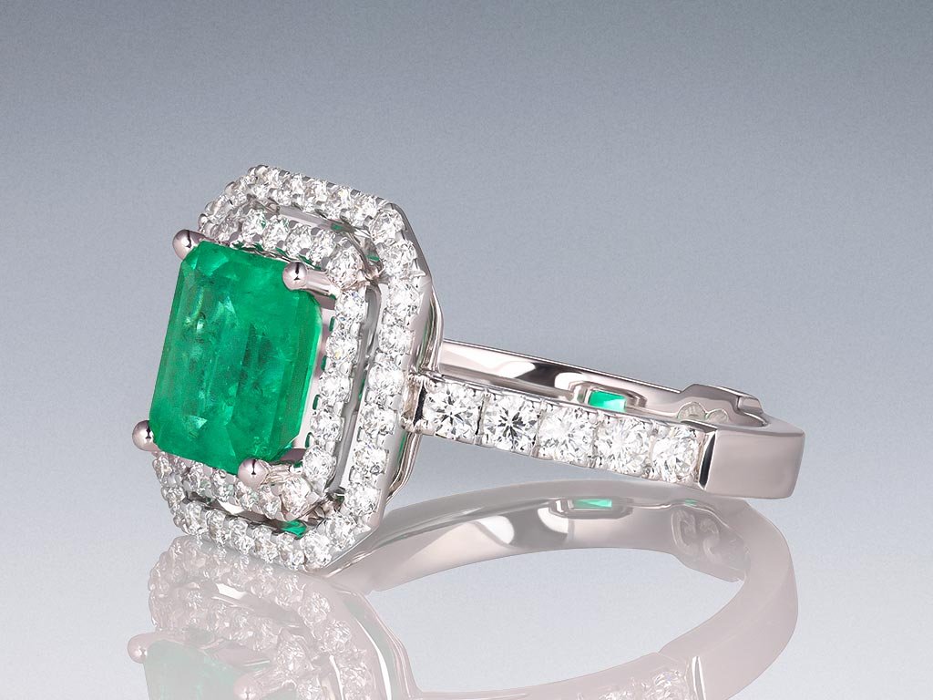 Ring with 1.85 carat Muzo Green emerald and diamonds in 18-carat white gold Image №3