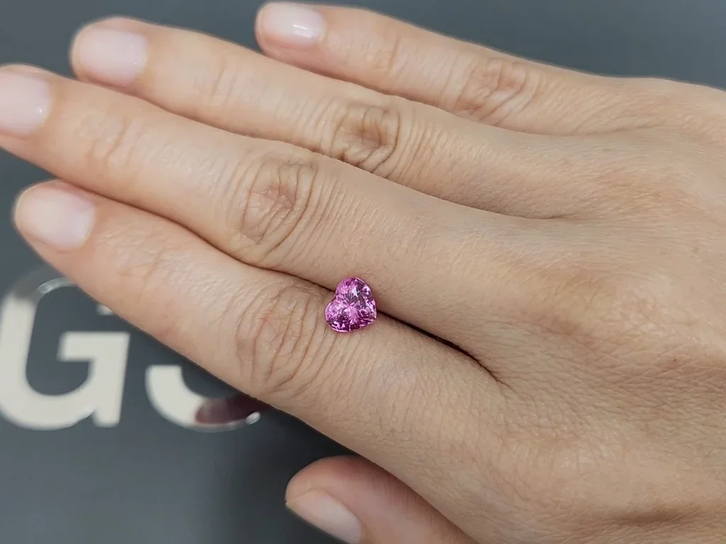 Unbeheizter rosafarbener saphir im herzschliff 1,65 karat, Sri Lanka  Image №2