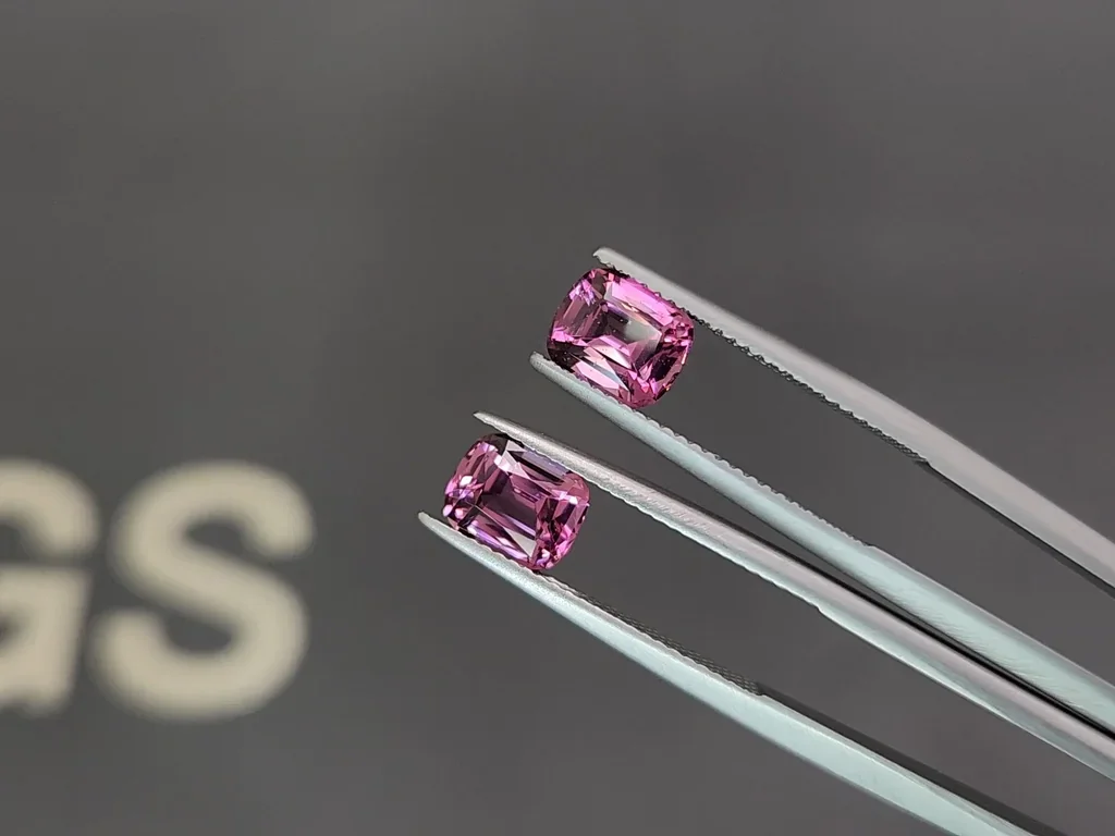 Pair of rhodolite garnets cushion cut 3.56 carats, Tanzania Image №3