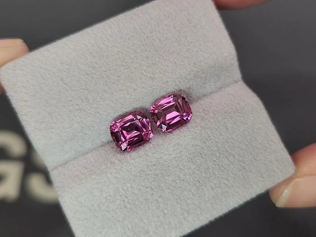 Pair of rhodolite garnets cushion cut 3.56 carats, Tanzania Image №4