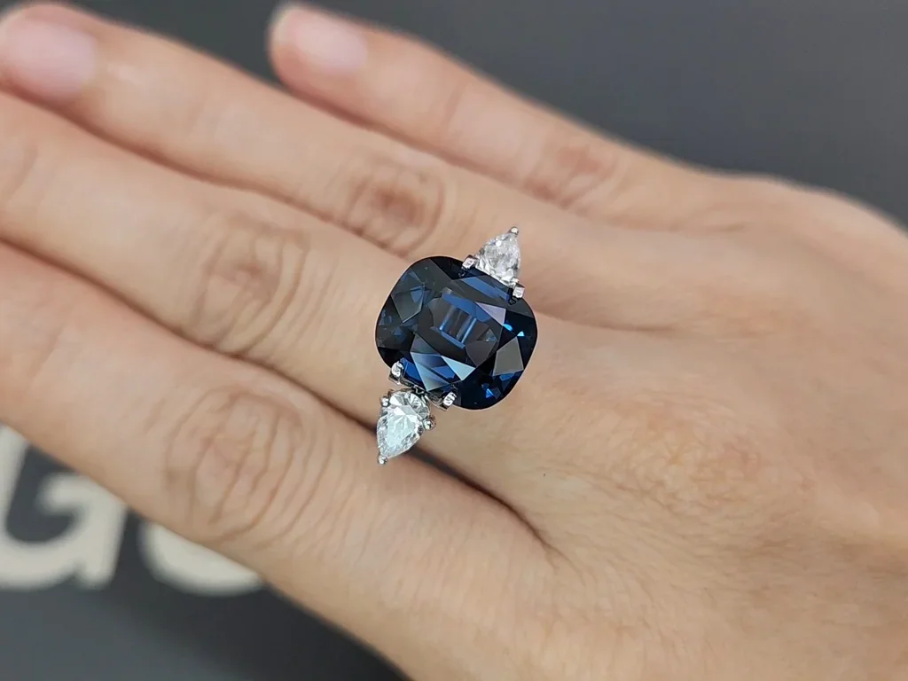 Spinelle bleu taille coussin 9,10 carats, Tanzanie Image №5