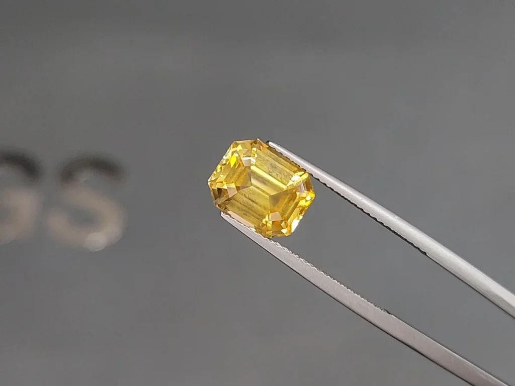 Saphir jaune vif non chauffé, taille octogonale, 5,49 ct, Sri Lanka Image №3
