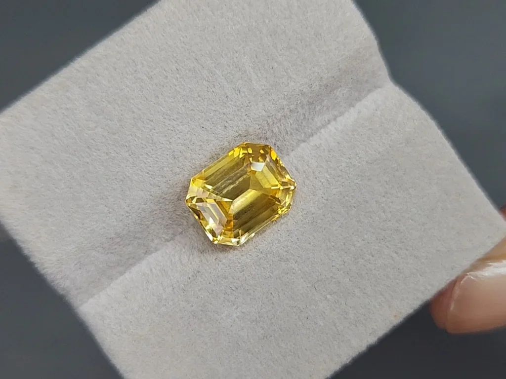 Saphir jaune vif non chauffé, taille octogonale, 5,49 ct, Sri Lanka Image №4