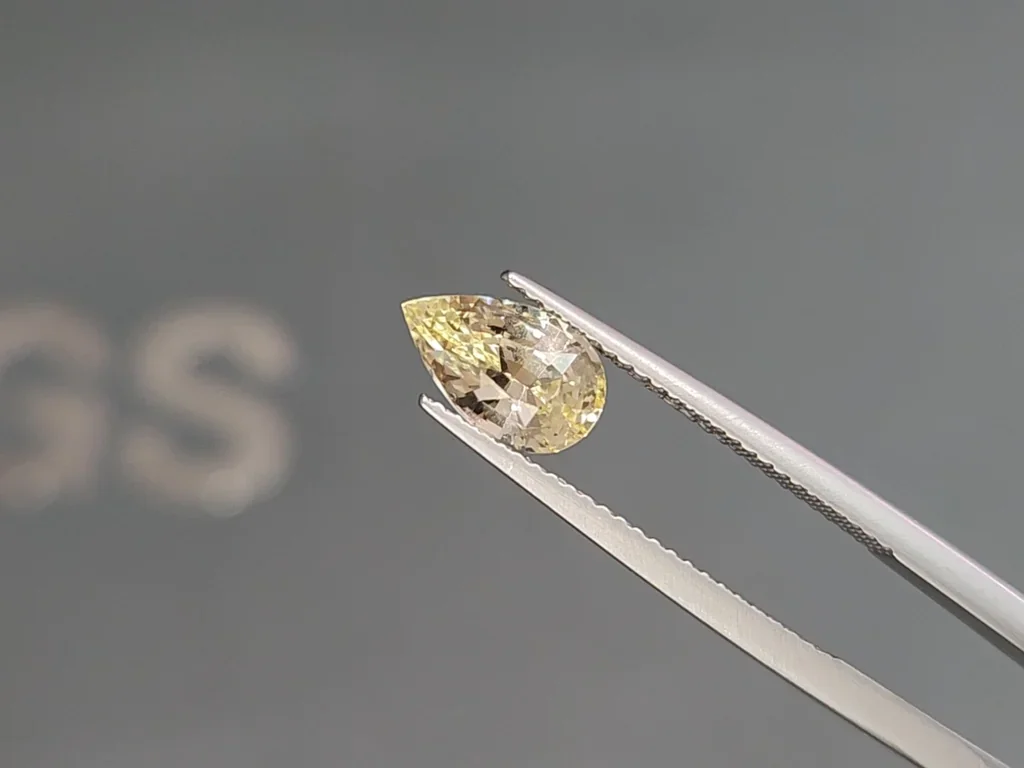 Unbeheizter gelber saphir im birnenschliff 2,01 carats, Sri Lanka Image №2