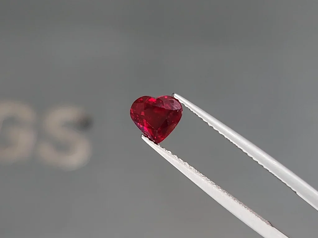 Ruby Pigeon Blood heart shape 1.50 carats, Mozambique Image №3