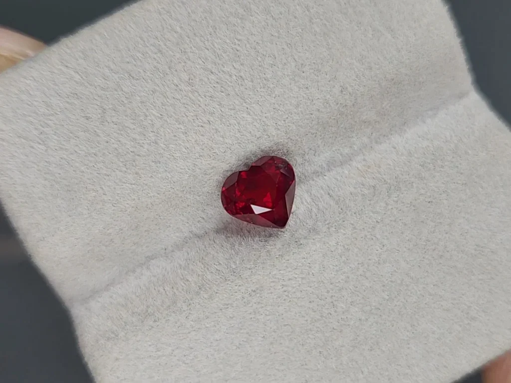 Ruby Pigeon Blood heart shape 1.50 carats, Mozambique Image №4