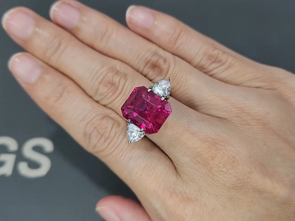 Tourmaline rubellite rose vif, taille octogonale 11,05 carats, Nigéria Image №5