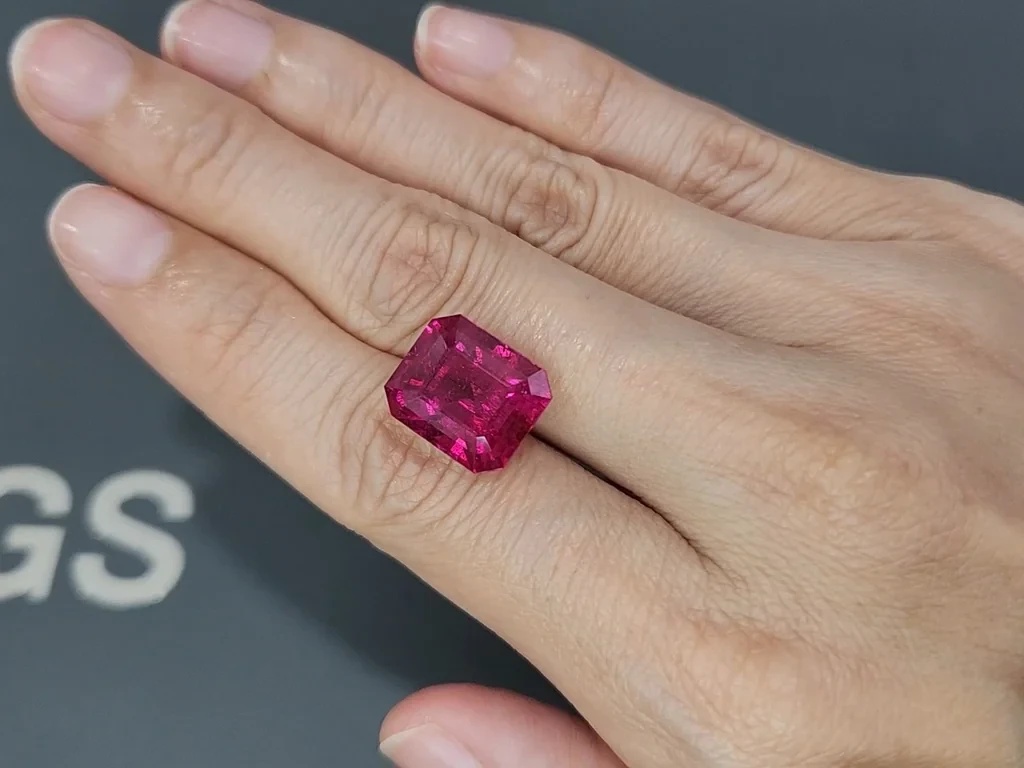 Tourmaline rubellite rose vif, taille octogonale 11,05 carats, Nigéria Image №2
