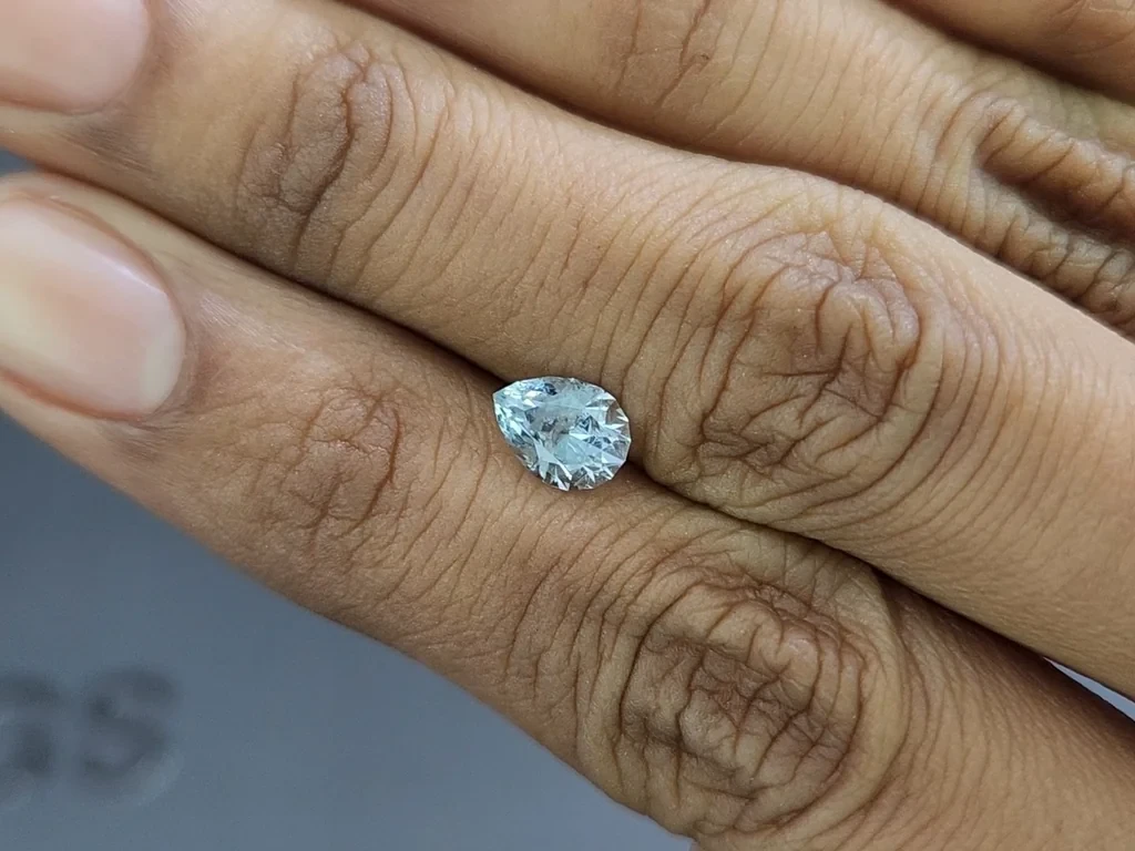 Aquamarine pear cut  0.96 carats, Madagascar Image №2