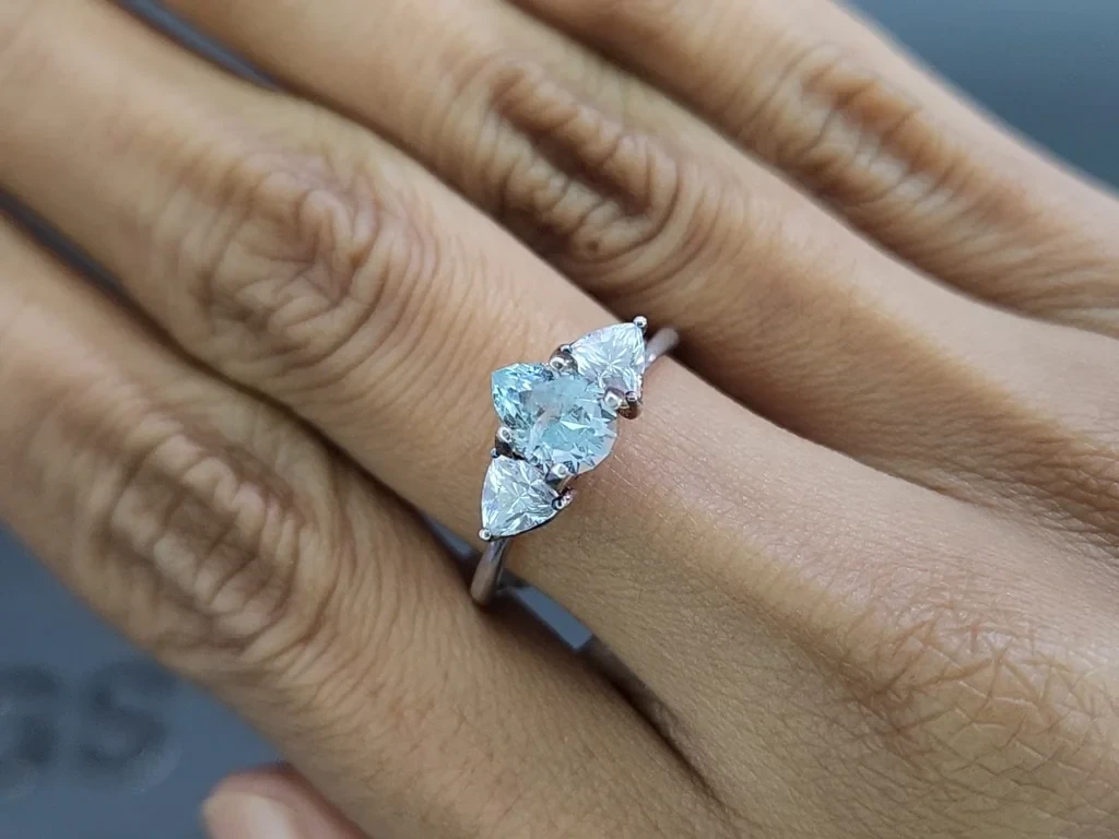 Aquamarine pear cut  0.96 carats, Madagascar Image №5