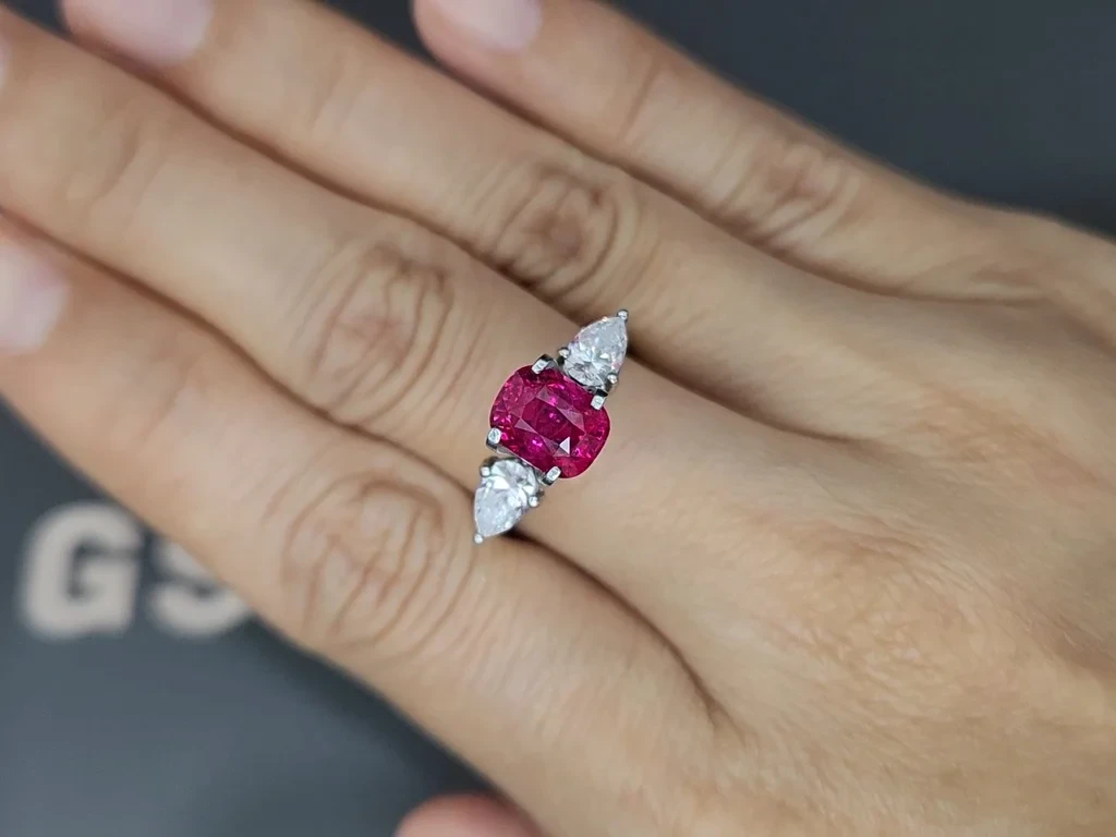 Unheated Vivid Pink Red ruby cushion cut 2.55 carats, Mozambique Image №5