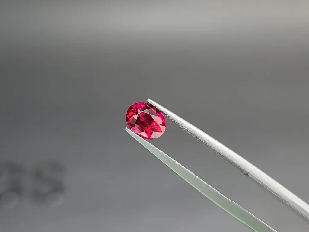 Unbehandelter Rubin Intense Red im ovalen schliff 1,19 karat, Mosambik Image №3
