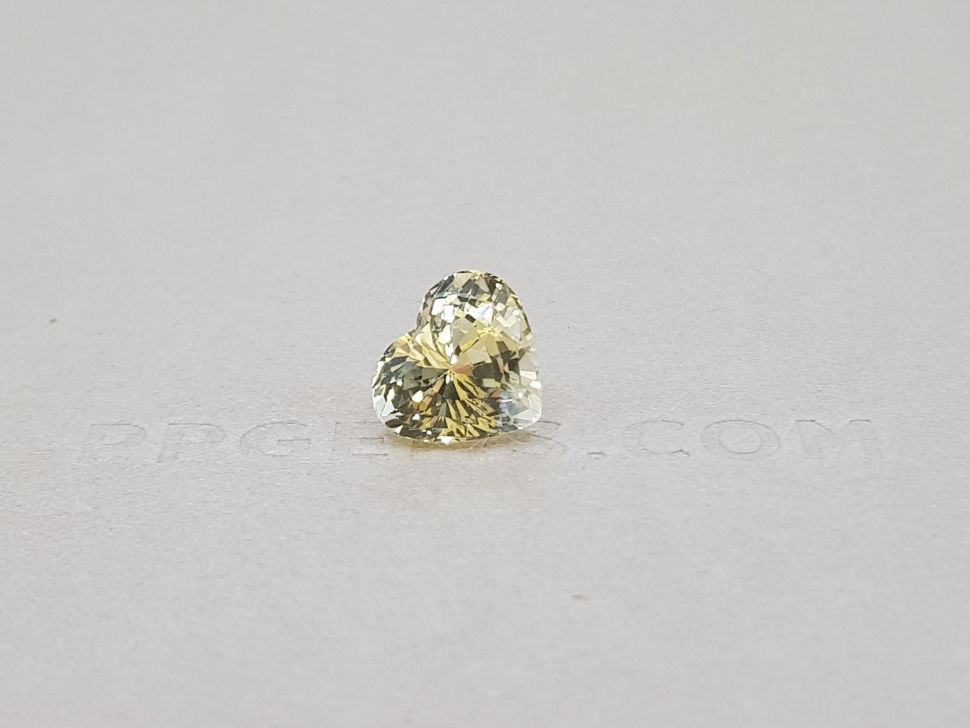 Unheated heart cut yellow sapphire 4.13 ct, Sri Lanka Image №1