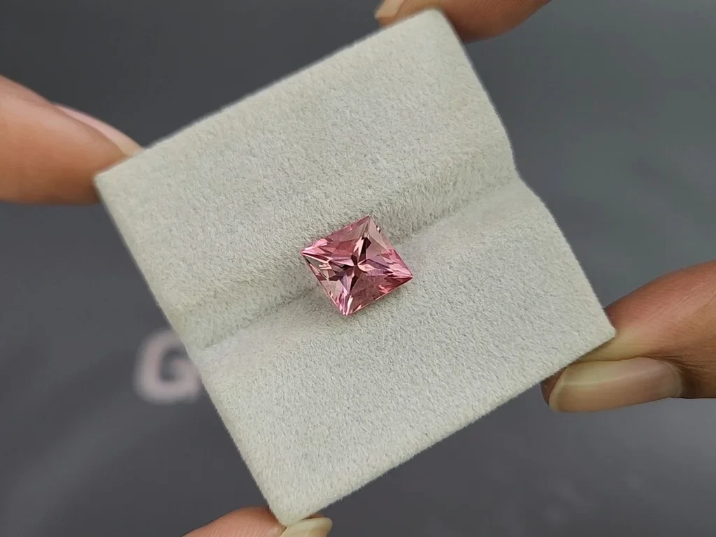 Rosa turmalin im prinzessschliff 3,06 karats, Afrika Image №4