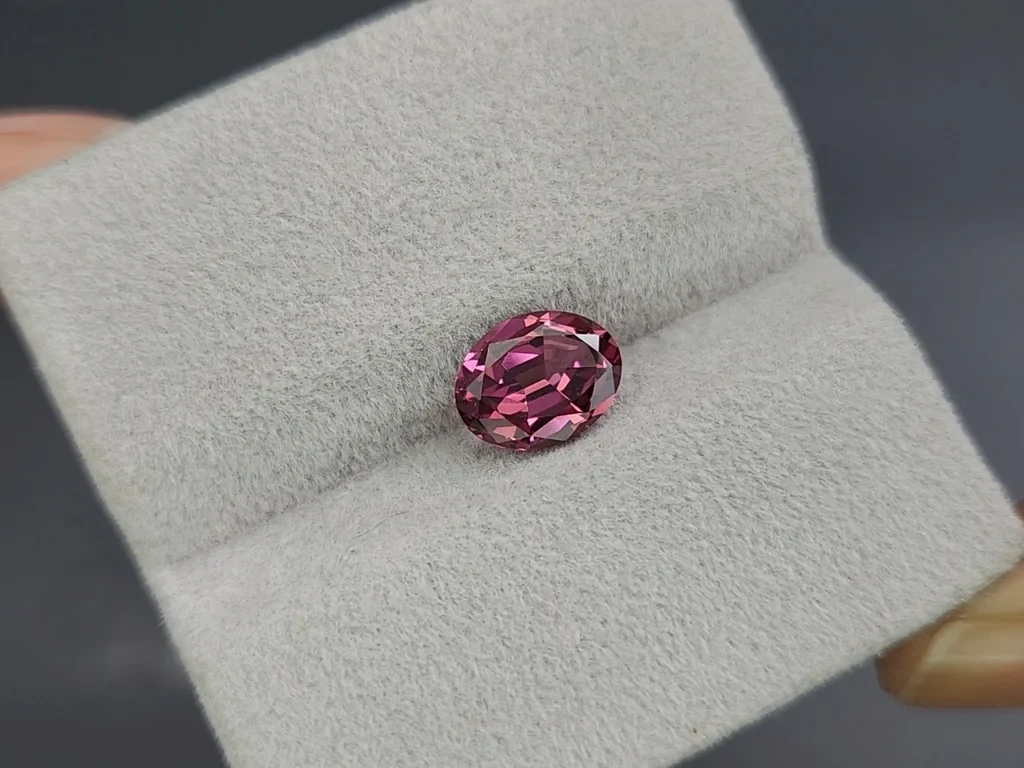 Rhodolite garnet oval cut 1.98 carats, Madagascar Image №4