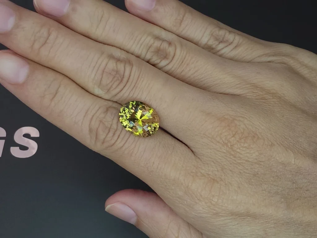 Chrysobéryl de taille ovale 6,65 carats, Sri Lanka Image №2