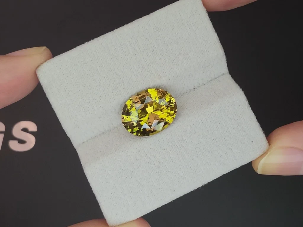 Chrysobéryl de taille ovale 6,65 carats, Sri Lanka Image №4