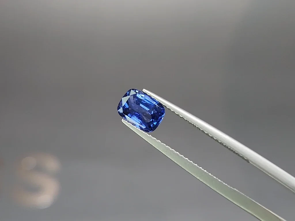 Saphir Cornflower Blue im kissen-schliff 1,50 karat, Sri Lanka Image №3