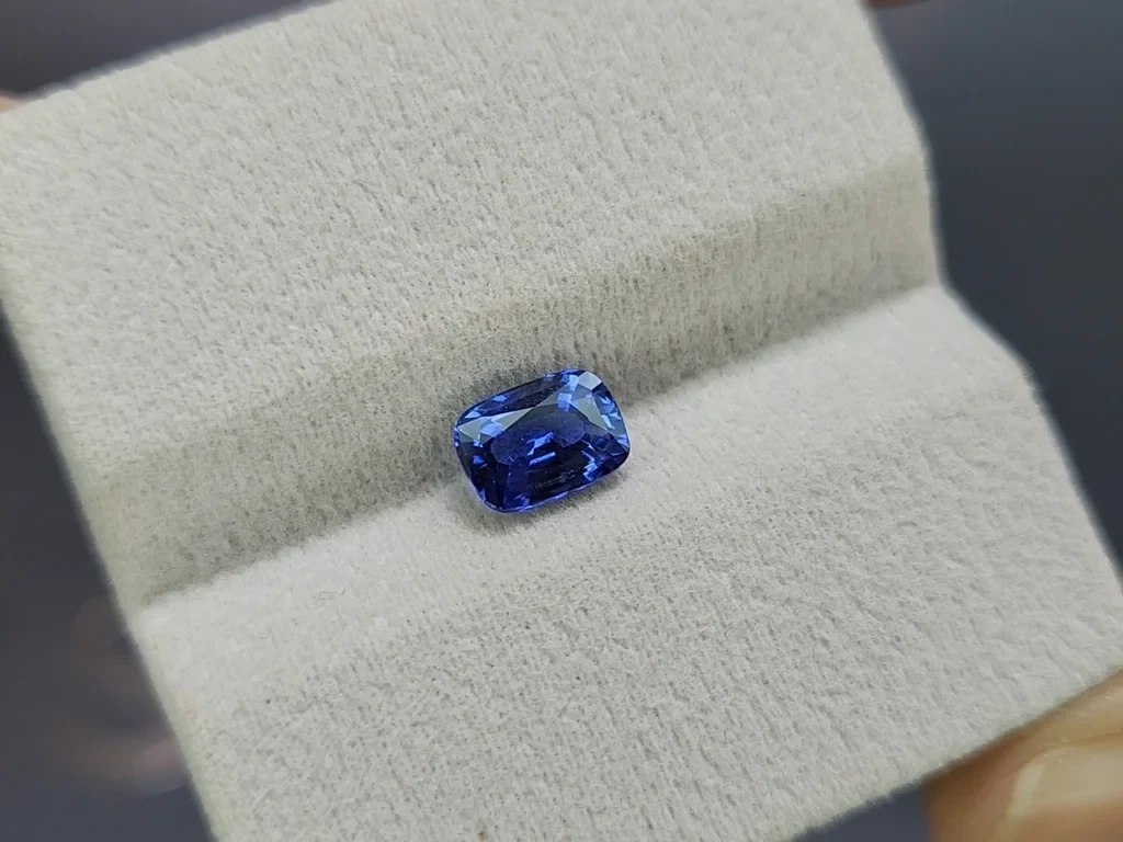 Saphir Cornflower Blue im kissen-schliff 1,50 karat, Sri Lanka Image №4