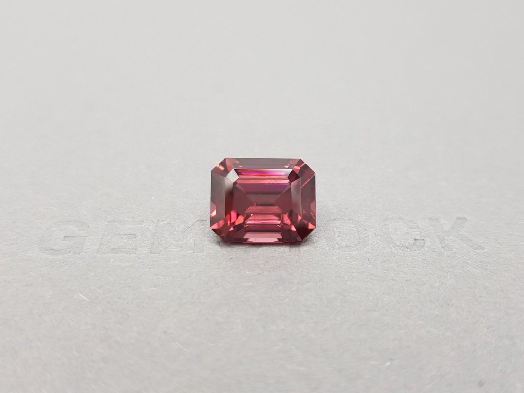 Pinksh-red zircon in octagon cut 9.45 ct Image №1
