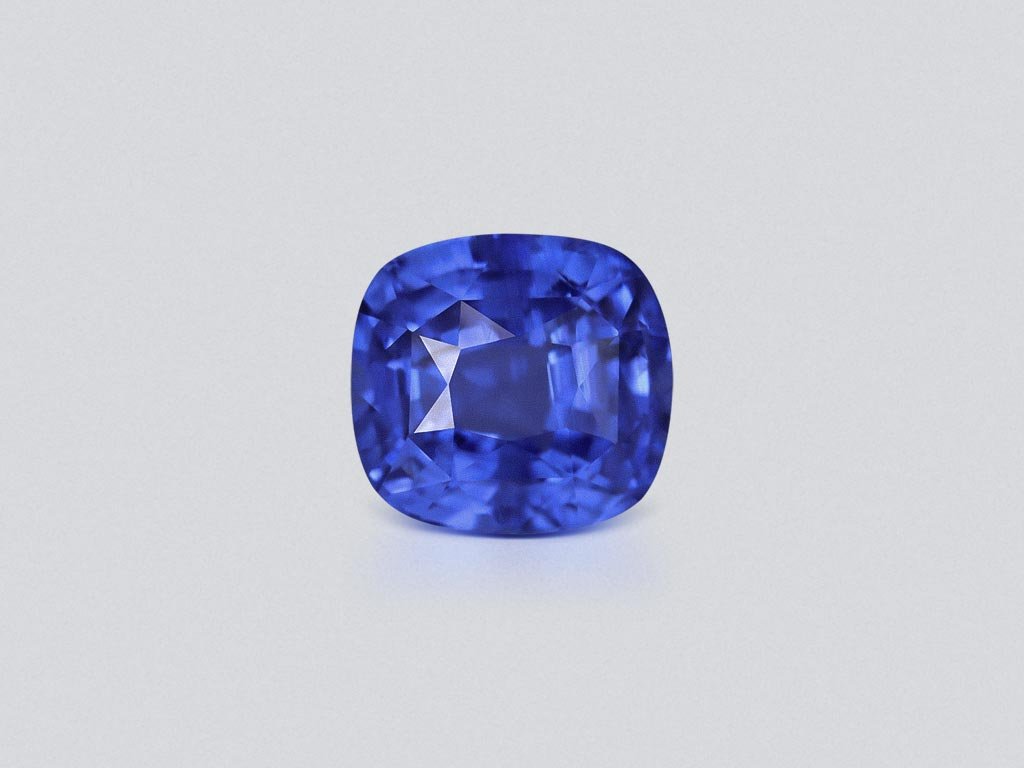 Saphir bleu bleuet taille coussin 4,00 carats, Madagascar Image №1