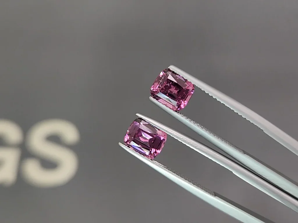 Pair of rhodolite garnets cushion cut 3.88 carats, Tanzania Image №3