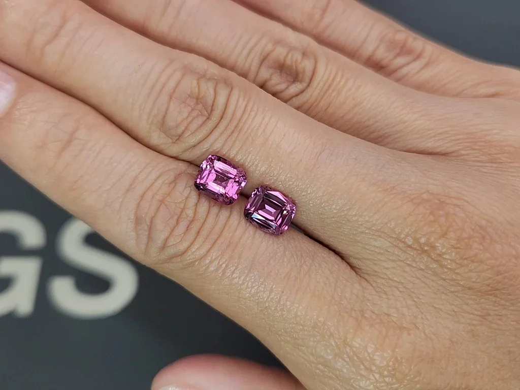 Pair of rhodolite garnets cushion cut 3.88 carats, Tanzania Image №2