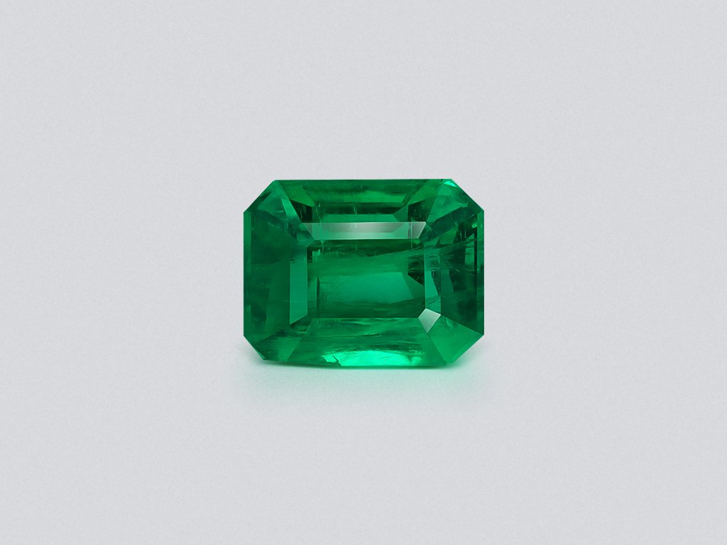 Émeraude taille octogonale vert vif 1,88 carat, Pakistan Image №1
