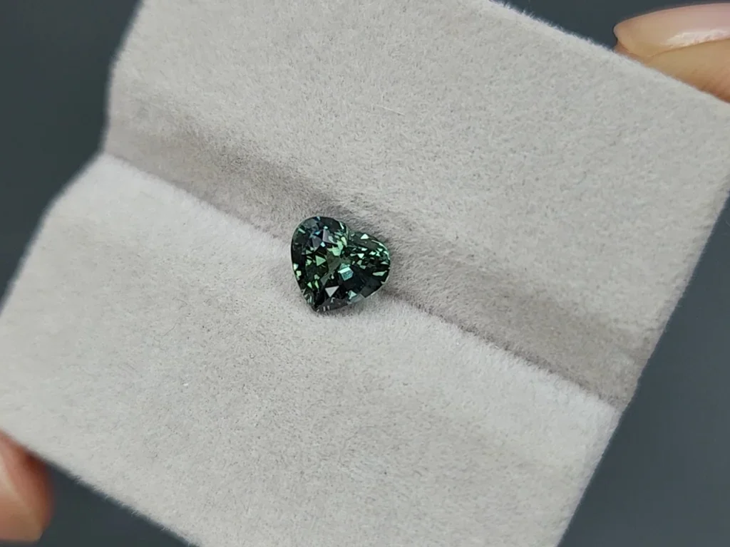 Zafiro verde azulado de talla corazón sin calentar de 1,42 ct, Madagascar Image №4