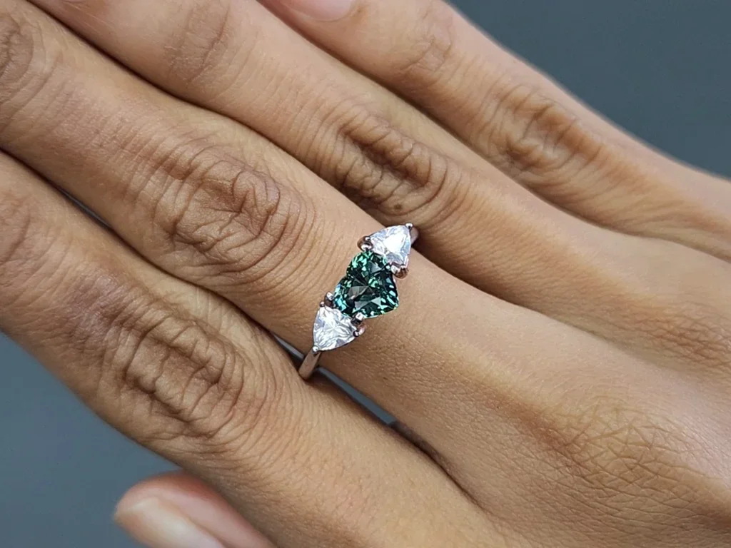 Zafiro verde azulado de talla corazón sin calentar de 1,42 ct, Madagascar Image №5