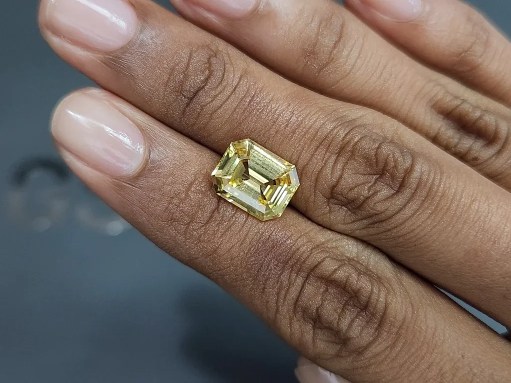 Unheated yellow sapphire octagon cut 5.03 carats, Sri Lanka Image №2