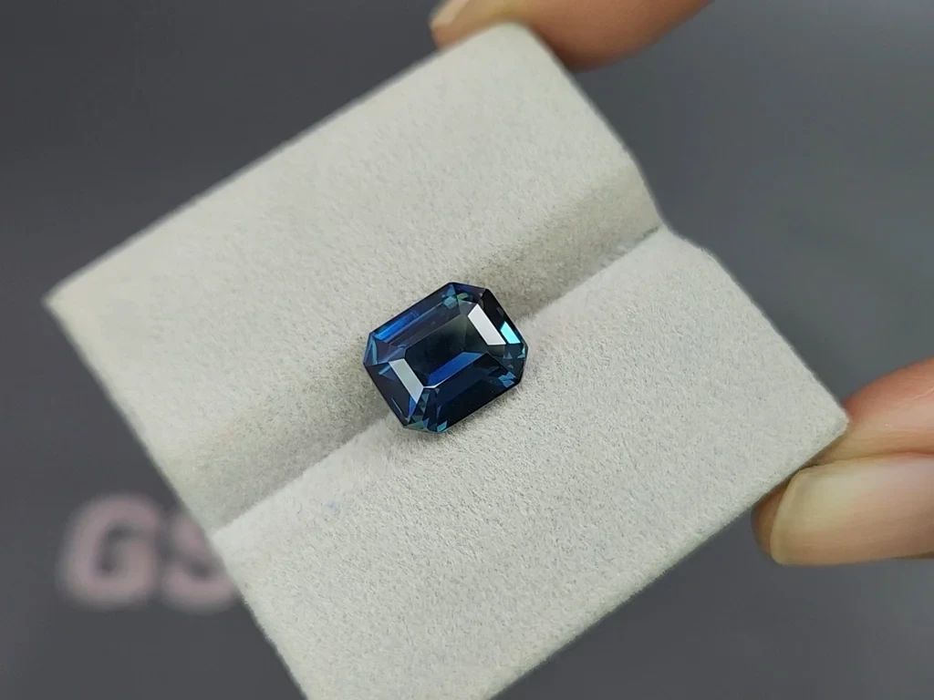 Saphir bleu sarcelle non chauffé taille octogonale de 6,19 carats, de Madagascar Image №4