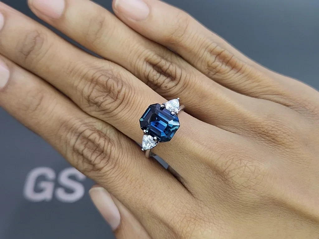 Saphir bleu sarcelle non chauffé taille octogonale de 6,19 carats, de Madagascar Image №5