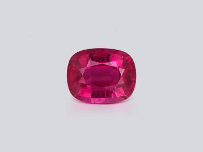Une tourmaline rubellite rose vif de 14,63 carats, taille coussin, du Nigéria photo