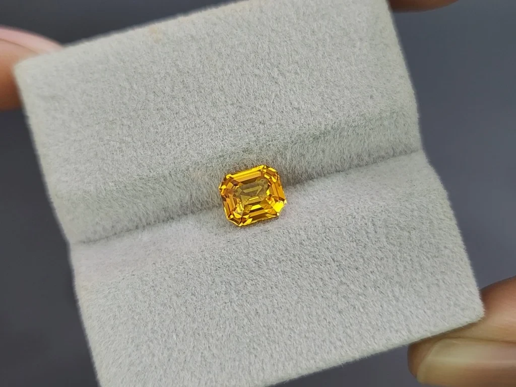 Sapphire Golden Yellow octagon cut 1.51 carats, Sri Lanka Image №4