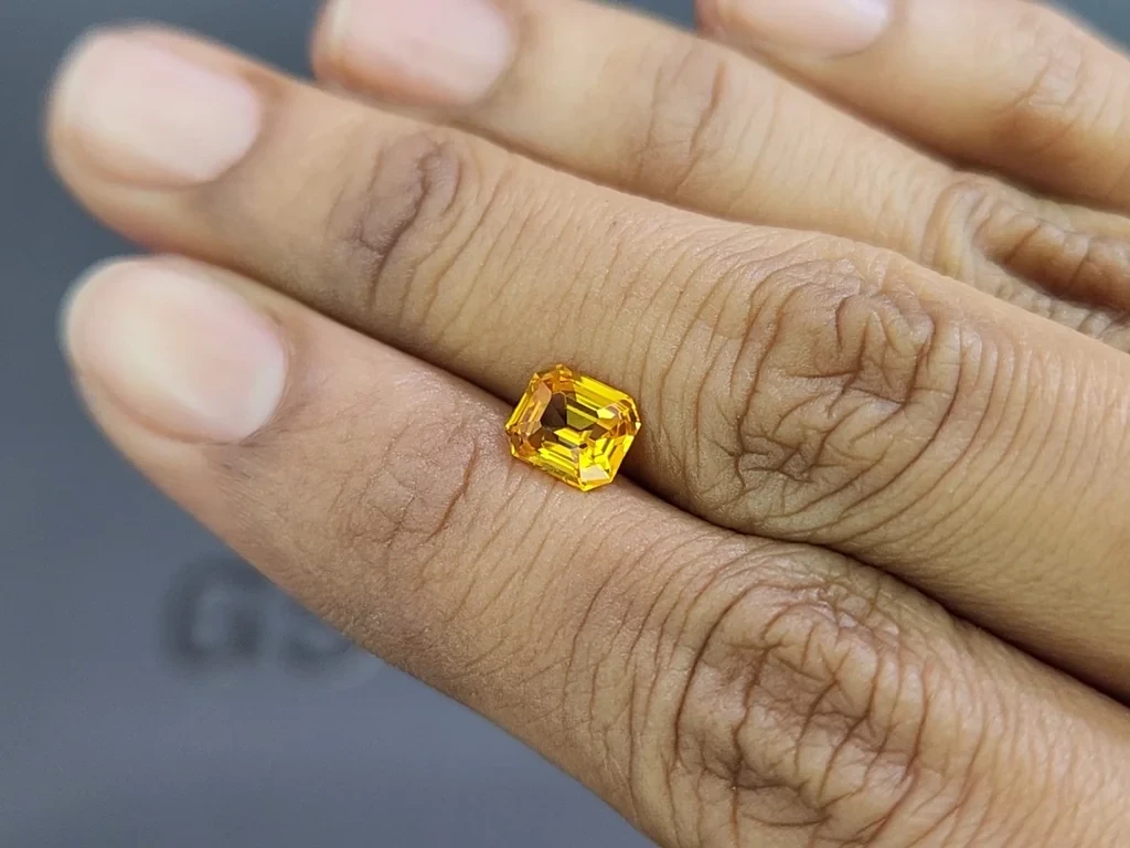 Sapphire Golden Yellow octagon cut 1.51 carats, Sri Lanka Image №2