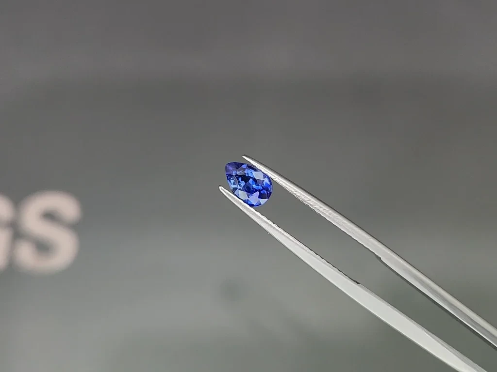 Sapphire Royal Blue pear cut 0.92 carats, Sri Lanka  Image №3