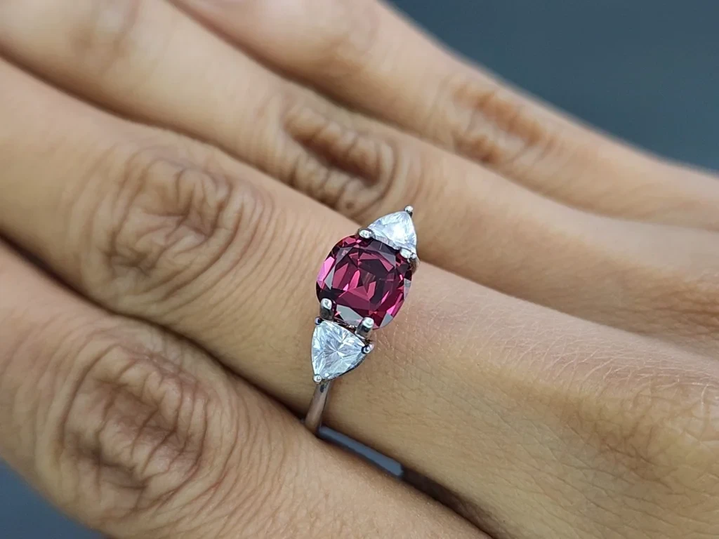 Garnet rhodolite cushion cut 1.66 carats, Madagascar Image №5