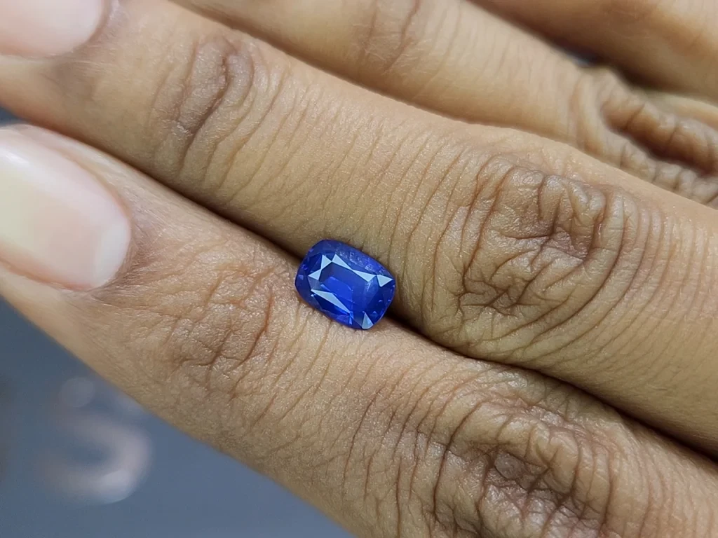 Saphir Cornflower Blue im cushion-schliff 1,27 karat, Sri Lanka Image №2