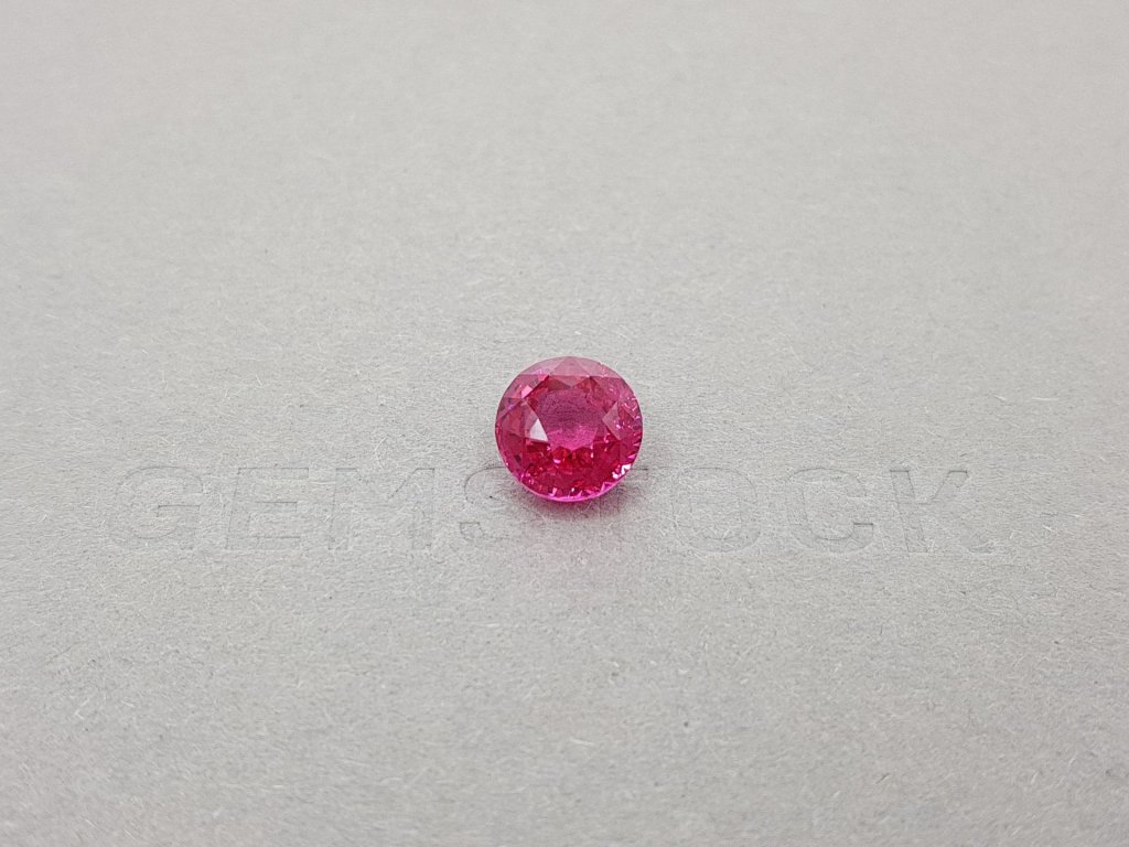 Hot pink round cut spinel 3.52 ct, Mahenge Image №1