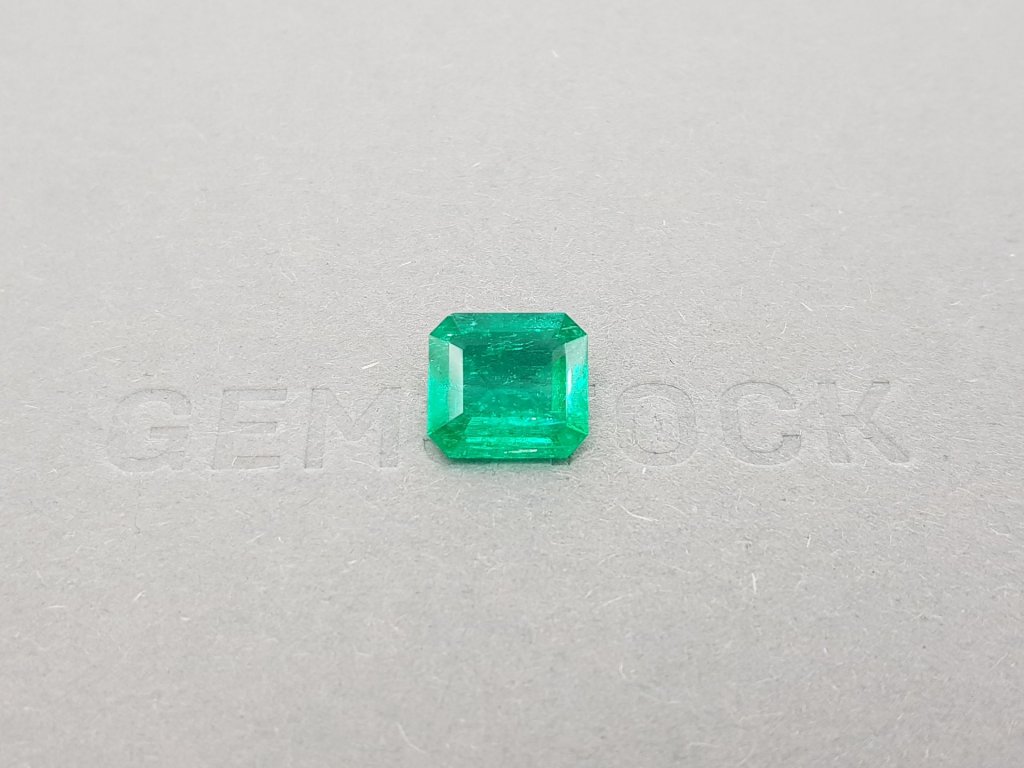 Vibrant Colombian Octagon Emerald 2.61 ct Image №1