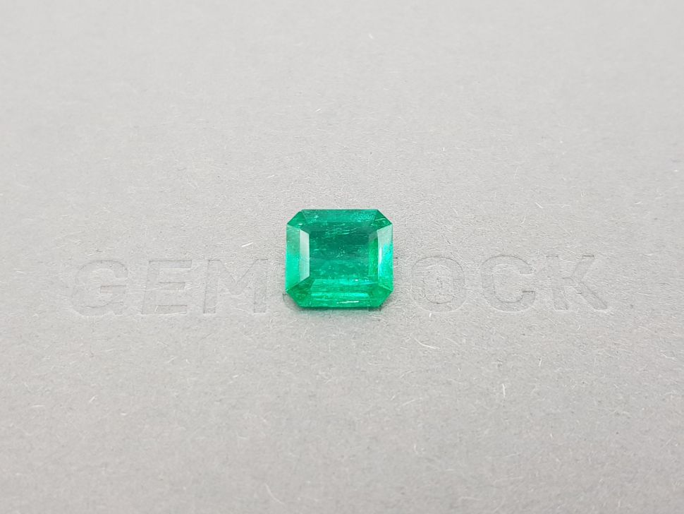 Vibrant Colombian Octagon Emerald 2.61 ct Image №1