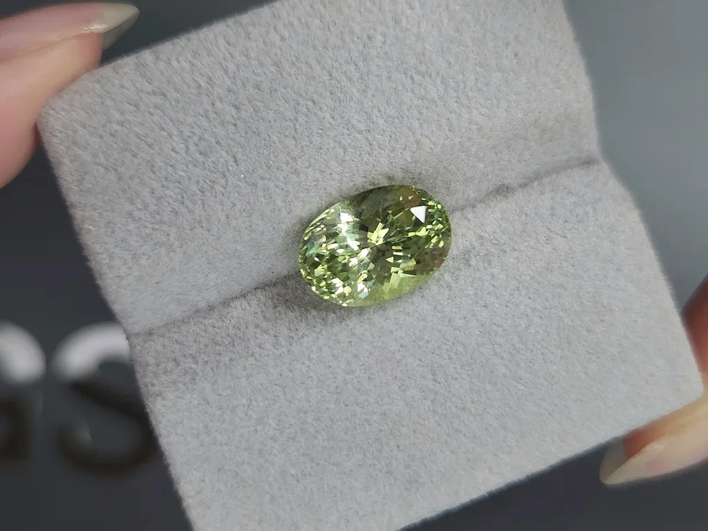 Crisoberilo con vanadio en talla ovalada de 5,28 quilates, Sri Lanka Image №4